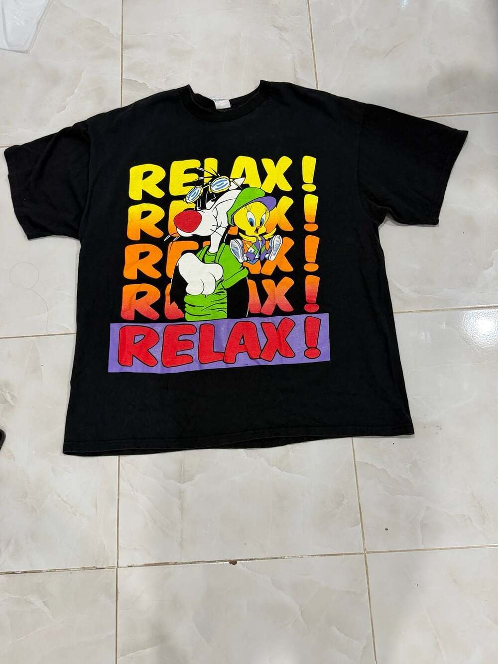 Vintage 90s Looney Tunes Sylvester and Tweety Bird RELAX! Graphic T-Shirt